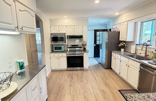 Windham House | Catskills - Windham Villa | 6BR, 4 BA, XL Pool, Hot Tub & Cinema, Gardens