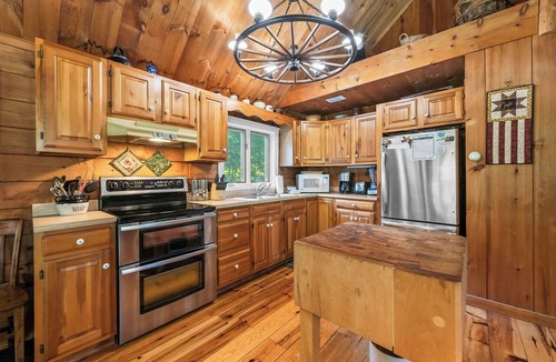 Rangeley House | CedarDuft Cottage - Cozy log cabin right on the shores of Quimby Pond