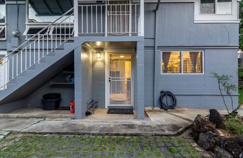 Liliha - Kapalama Condo | Central HNL, Well-Established Neighborhood, Tandem Parking, Pet-Friendly!