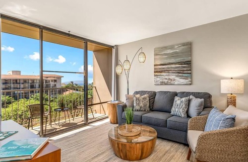 Kihei House | Centrally Located Elegant Vistas