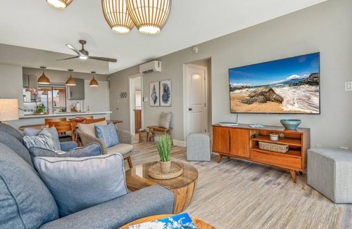 Kihei House | Centrally Located Elegant Vistas