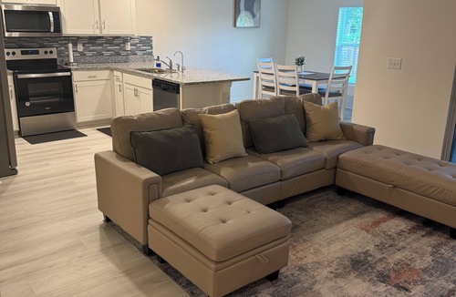 Port Malabar House | Centrally located Relax Zone 3-bedroom house in Palm Bay