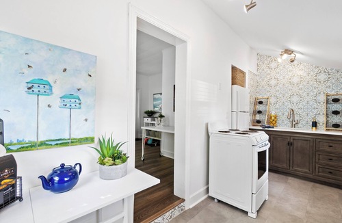 West Palm Beach Cottage | Charming 1-bedroom cottage in a Tropical Setting in West Palm Beach