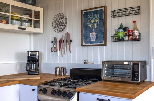 Stinson Beach Cottage | Charming 1-bedroom cottage in Stinson Beach - walk everywhere!