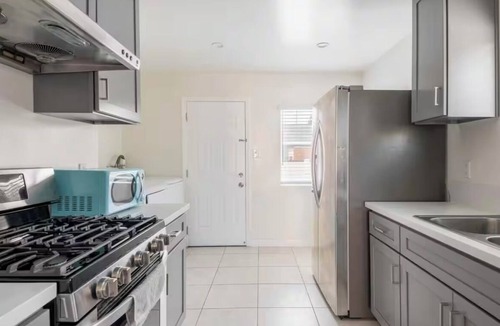 Alhambra Apartment | Charming 1-bedroom full apartment C - 2 beds with laundry - in Pasadena/Alhambra