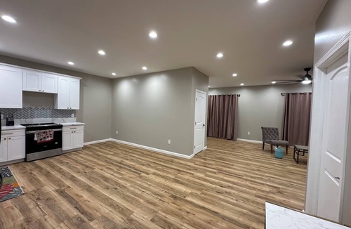 Pearl City House | Charming 2-bedroom 2 bath in Pearl City with AC, minimum 30 continues day stay