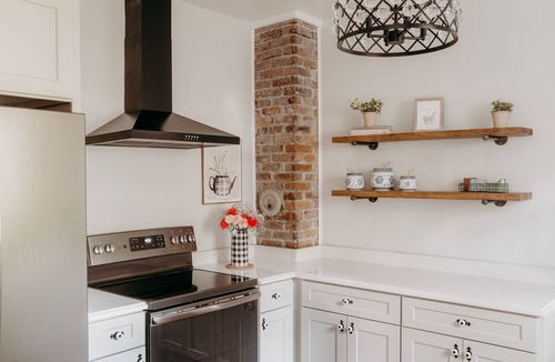St. Augustine House | Charming 3/2 Cottage- Close to beach & Historic Downtown