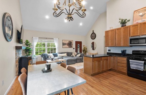 Greenwood Lake House | Charming 3-bedroom house in Greenwood Lake walking distance to the Lake!