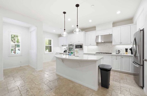 Woodbury House | Charming 3B3.5B｜Garage｜Spacious Yard｜Flex-Lease｜Fully Furnished #42600