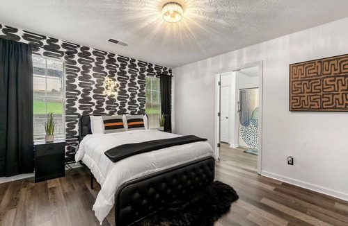 Decatur House | Charming 3BR 2BA Retreat: Cozy!