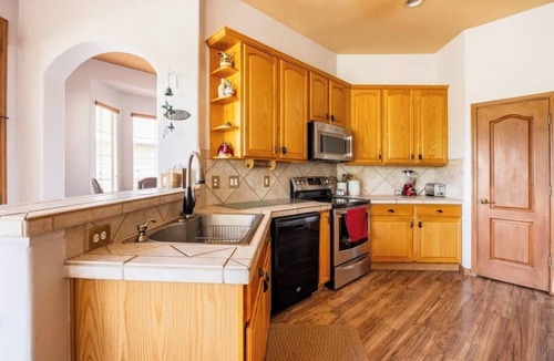 Southwest Colorado Springs House | Charming 4-bedroom estate with AC/Heat and WiFi in delightful Colorado Springs