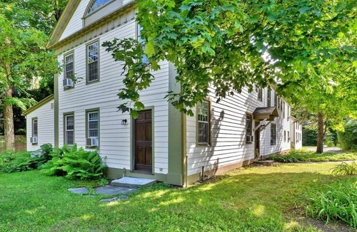 North Egremont House | Charming 7-BR 1800s Retreat 8-Min to Catamount
