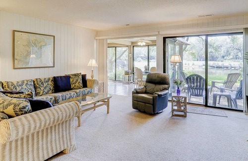 Sea Pines Condo | Charming Condo w/Golf & Lagoon views - On-Site Tennis Court & Putting Green!