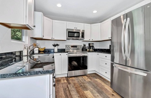 Black Mountain Cottage | Charming Cottage with Spacious Backyard and Covered Porches Near Downtown Black Mountain, NC