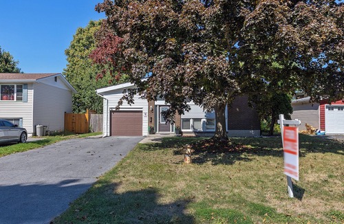 Kingston House | Charming Kingston Home w/Private Yard & Peaceful Vibes — Family Friendly!