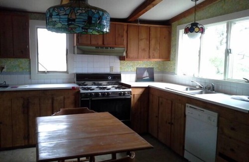 Bayville Cottage | Charming ocean-front cottage, stunning views of Linekin Bay out to Gulf of Maine