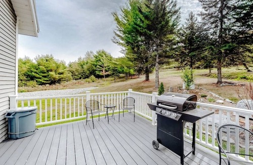 Rockwood House | Charming riverfront home with mountain views & private dock