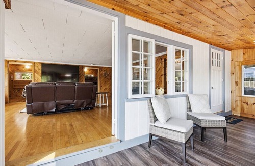 Monmouth Cottage | Charming Sand Pond Cottage Steps from Pristine Tacoma Lakes Water