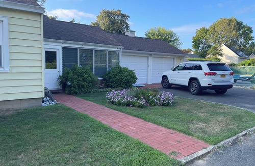 Southold House | Charming Southold Retreat with In Ground Pool – Walk to Founder’s Beach