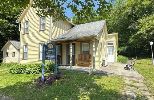 Hammondsport Apartment | Charming studio apartment in Hammondsport- Unit 6 @ The Champagne House