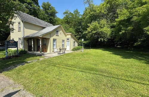 Hammondsport Apartment | Charming studio apartment in Hammondsport- Unit 6 @ The Champagne House