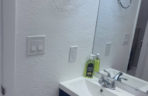 Seffner Community Alliance Apartment | Charming studio apartment with AC, WiFi in lovely Brandon