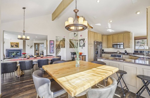 Baldy Mountain House | Charter Ridge 10 Spacious 4BR townhome in Breckenridge with stunning views and hot tub!