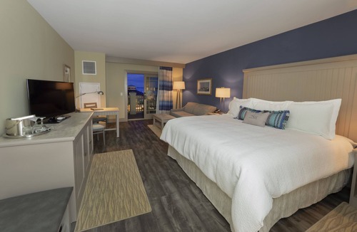 Celoron Hotel | Chautauqua Harbor Hotel - Jamestown