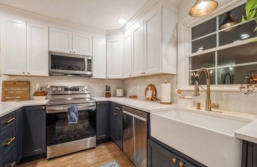Fishkill House | Chez Moi- 3BR-2BA - Sleeps 7 - Sunlighten sauna -Central to bethel near beacon