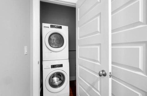 Olde Kensington Apartment | Chic NoLibs 1BR - Pool & Gym