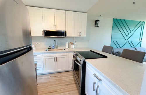 Foster Village Condo | Chic Salt Lake 2-Bedroom at Fairway Gardens | Pool