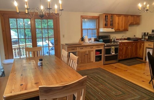 Rangeley Cottage | Cinnamon Bear House - A Nature Lovers Dream, Perfect for Ski Retreats