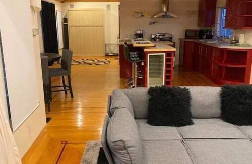 Ladera Heights House | Citrus Ave Getaway back house