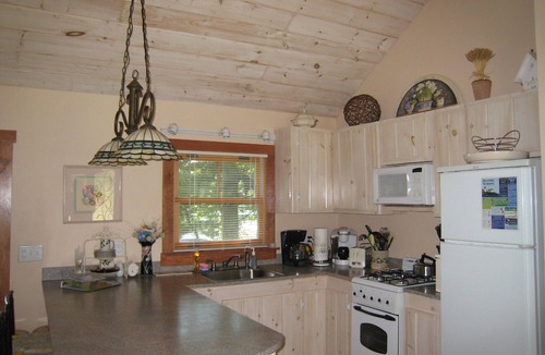 Newcastle Cottage | Classy Cedar Shake on Damariscotta Lake Charm w/Amenities Boats BEST Sr. choice!
