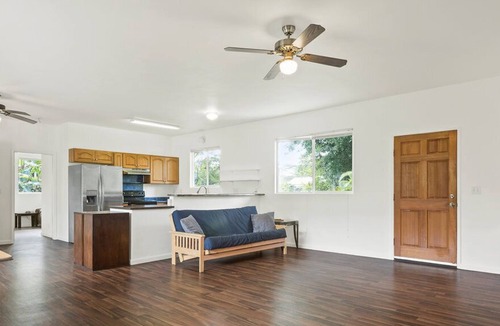 Keaau House | Clean, Modern Home on private 1 acre in Hawaiian Paradise Park.