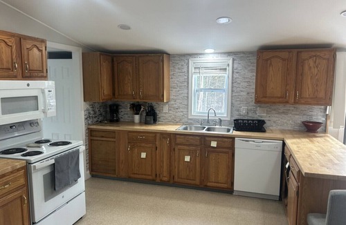 Kennebec House | Clean Renovated 5BR Home | Ideal for Work Crews