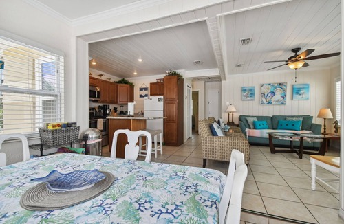 Clearwater Beach House | Clearwater Beach Cottage 15H Steps to Beach | Beach Gear Included!