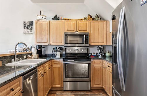 Warrior's Mark Condo | Close to downtown Breckenridge, vaulted ceilings, walk to mountain, hot tubs!