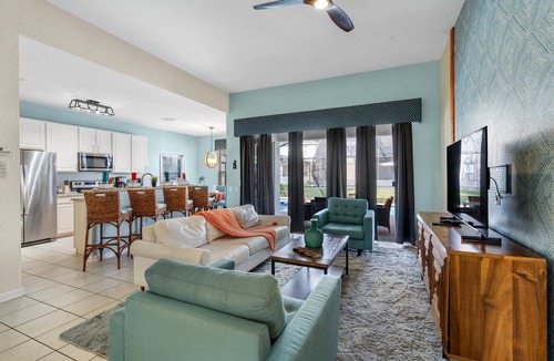 Bay Lake House | Closest resort to Disney/Private Pool and Hot Tub/Gated Community/FreeWifi