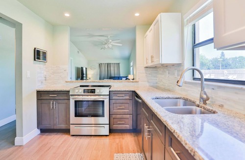 Avon By The Sea Condo | Cocoa Beach Launch Pad Retreat Close to famous Cocoa BeachPier 2 bedroom 2 bath