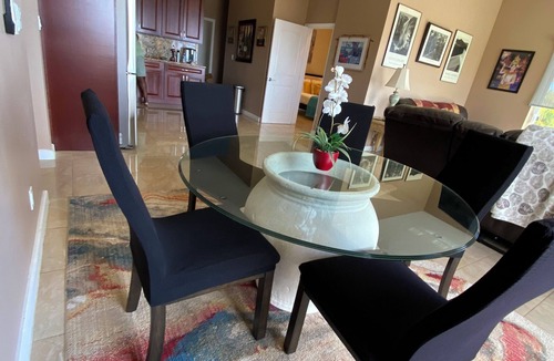 Kahala House | Come & experience the calmness & serenity with the birds singing!
