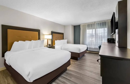 Brewerton Hotel | Comfortable Stay Near Oneida Lake – Perfect for Families & Groups
