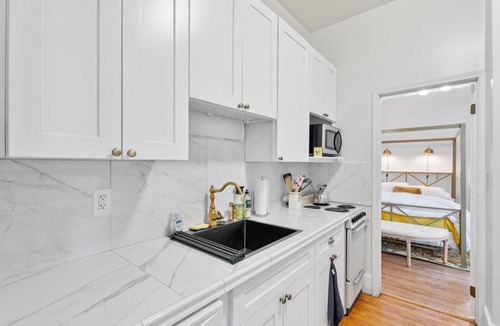 Ithaca Apartment | Comfy Victorian 2B/2Ba, Heart of City w/Parking