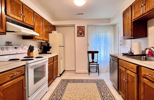 Washington House | Completely private suite with tub,kitchen, living room, & private entrance