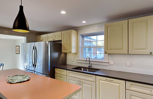 Glenn House | Compound for Families- Main House with Adjacent Cottages Cabins,Indoor Pool Spa