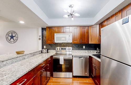 Crescent Beach Condo | Condo Across the Street From the Beach With Pool, Tennis, &. Washer/dryer