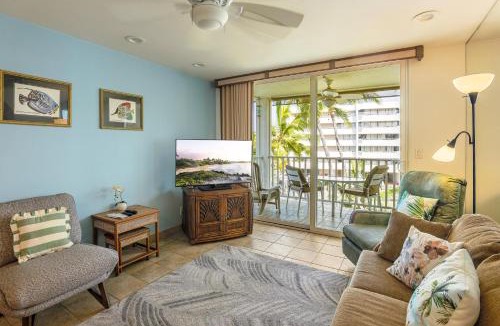 Kailua-Kona House | Condo On the Ocean, Lagoon and Garden - Hale Kona Kai 411 by Casago Kona