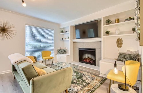 North Capitol Apartment | Condo with Pool and Free Parking Walk Downtown & Germantown