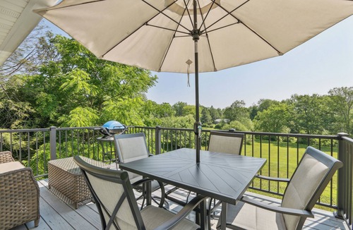 Morris House | Connecticut Retreat: Steps to Historic Downtown!