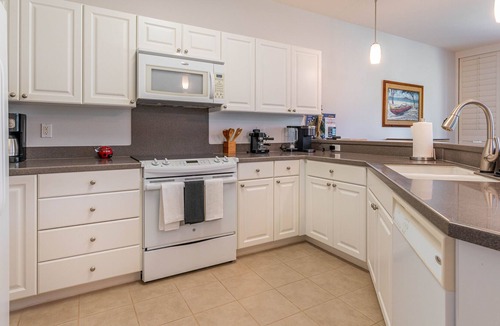 Ko Olina House | Contemporary 3 Bed, 3 Bath Townhome in Ko Olina Kai Golf Estates.